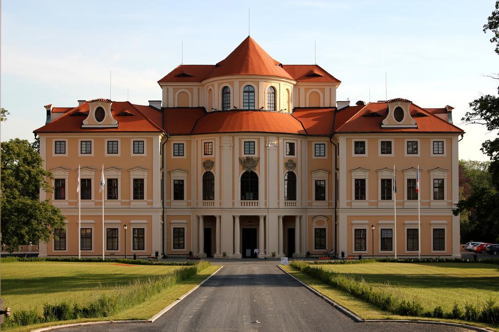 立布利萨酒店 Byšice 外观 照片
