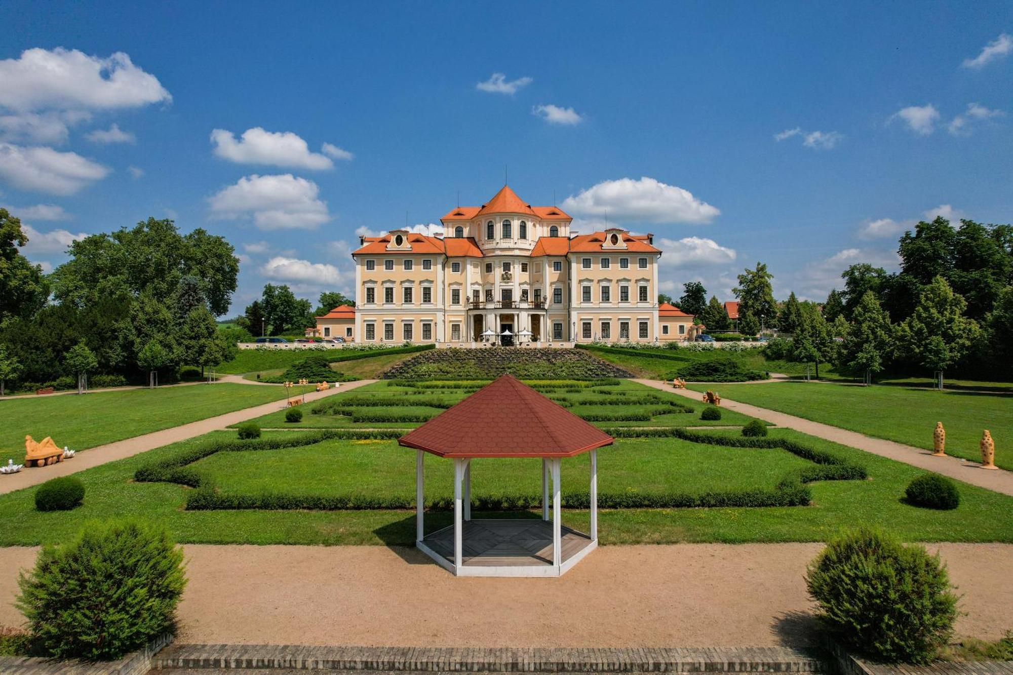 立布利萨酒店 Byšice 外观 照片