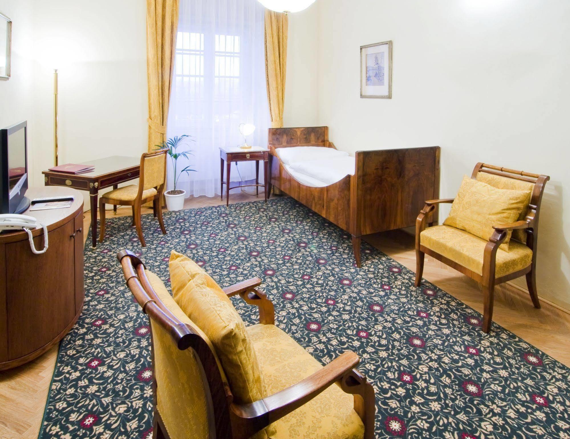 立布利萨酒店 Byšice 外观 照片